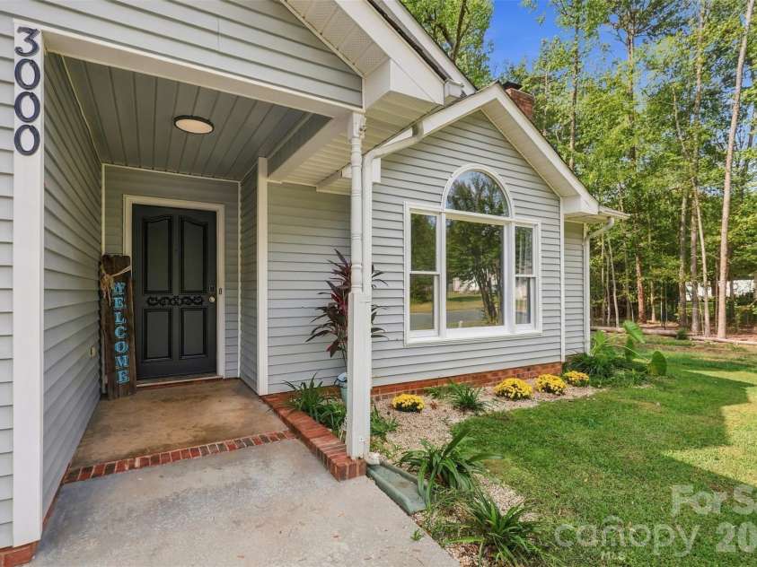 3000 Faircroft Way, Monroe, NC 28110.  MLS# CAR4427543, YatesRealty ID 52533. Covered front porch
