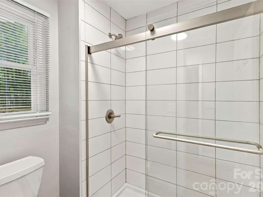 3000 Faircroft Way, Monroe, NC 28110.  MLS# CAR4427543, YatesRealty ID 52533. Primary ensuite full bath