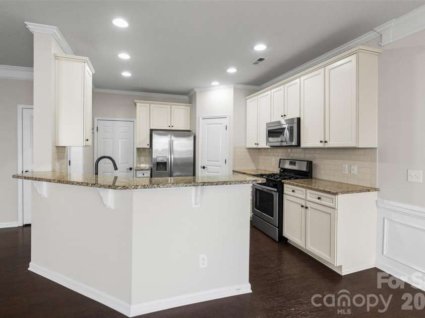 6510 Central Pacific Avenue, Charlotte, NC 28210.  MLS# CAR4426678, YatesRealty ID 52534. 