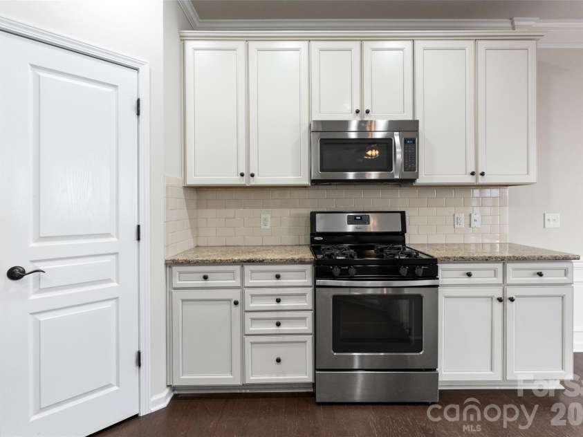 6510 Central Pacific Avenue, Charlotte, NC 28210.  MLS# CAR4426678, YatesRealty ID 52534. 