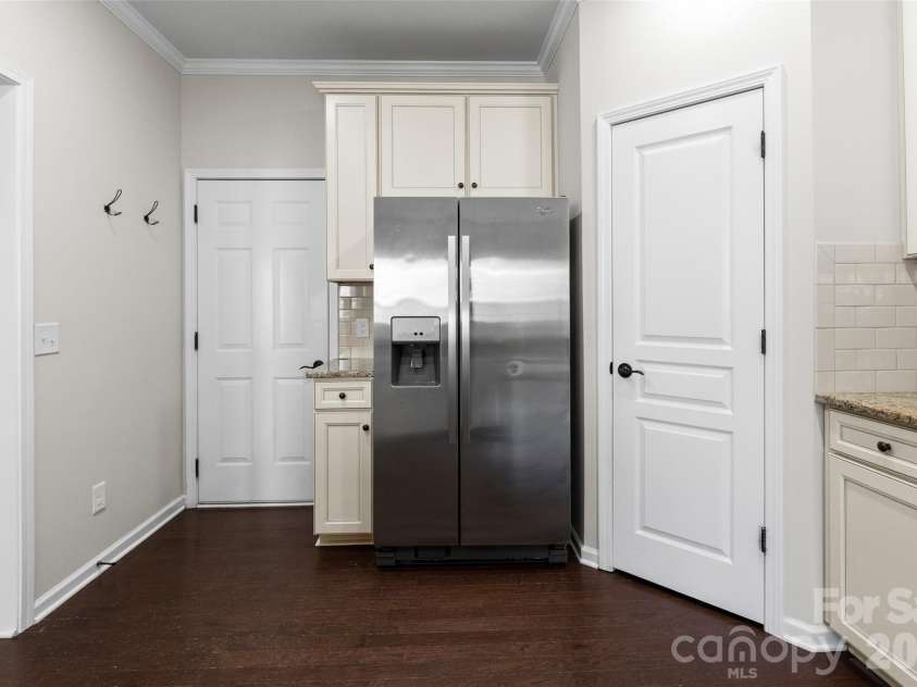 6510 Central Pacific Avenue, Charlotte, NC 28210.  MLS# CAR4426678, YatesRealty ID 52534. 