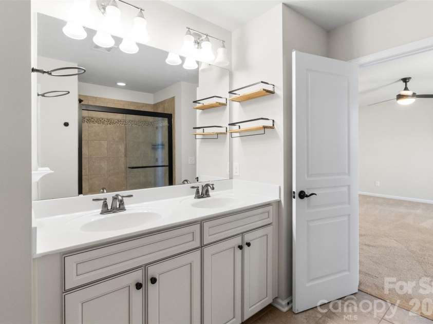 6510 Central Pacific Avenue, Charlotte, NC 28210.  MLS# CAR4426678, YatesRealty ID 52534. 