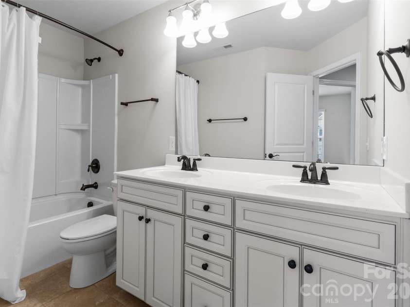 6510 Central Pacific Avenue, Charlotte, NC 28210.  MLS# CAR4426678, YatesRealty ID 52534. 