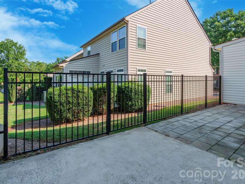 6510 Central Pacific Avenue, Charlotte, NC 28210.  MLS# CAR4426678, YatesRealty ID 52534. 
