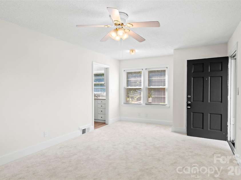 1248 Bolton Street, Winston Salem, NC 27103.  MLS# CAR4425431, YatesRealty ID 52536. 