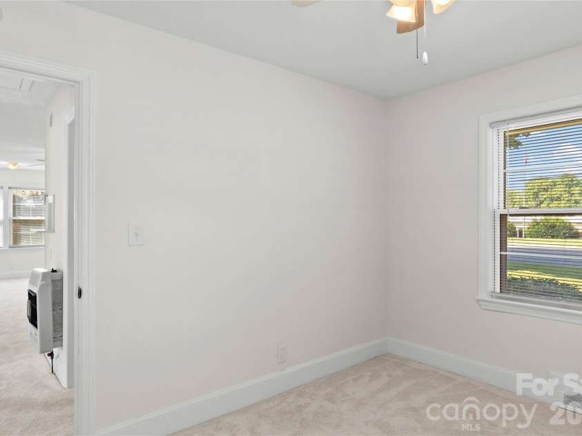 1248 Bolton Street, Winston Salem, NC 27103.  MLS# CAR4425431, YatesRealty ID 52536. 
