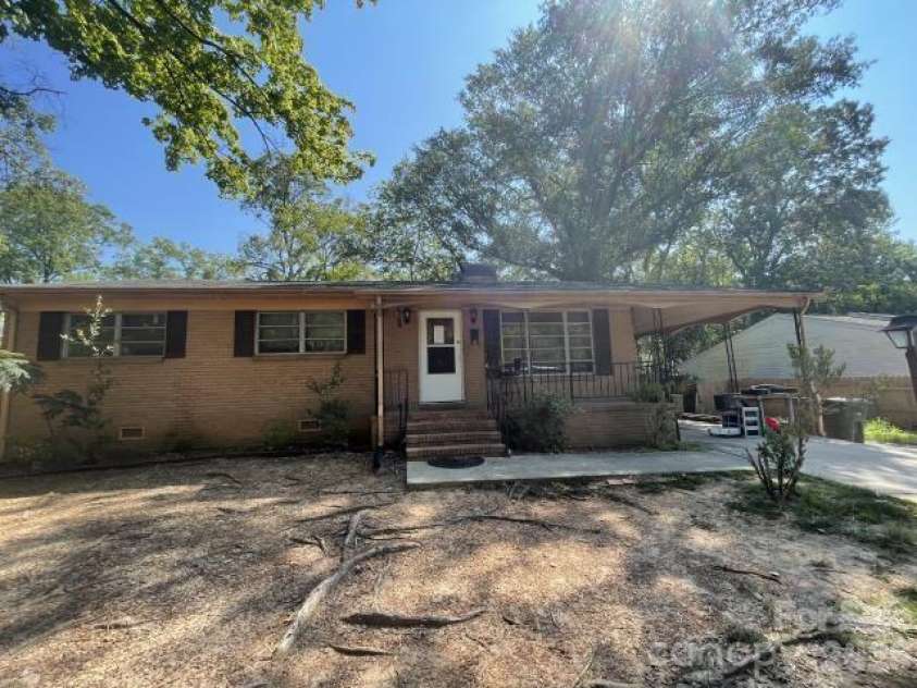 803 Bragg Street, Monroe, NC 28112.  MLS# CAR4423947, YatesRealty ID 52538. 