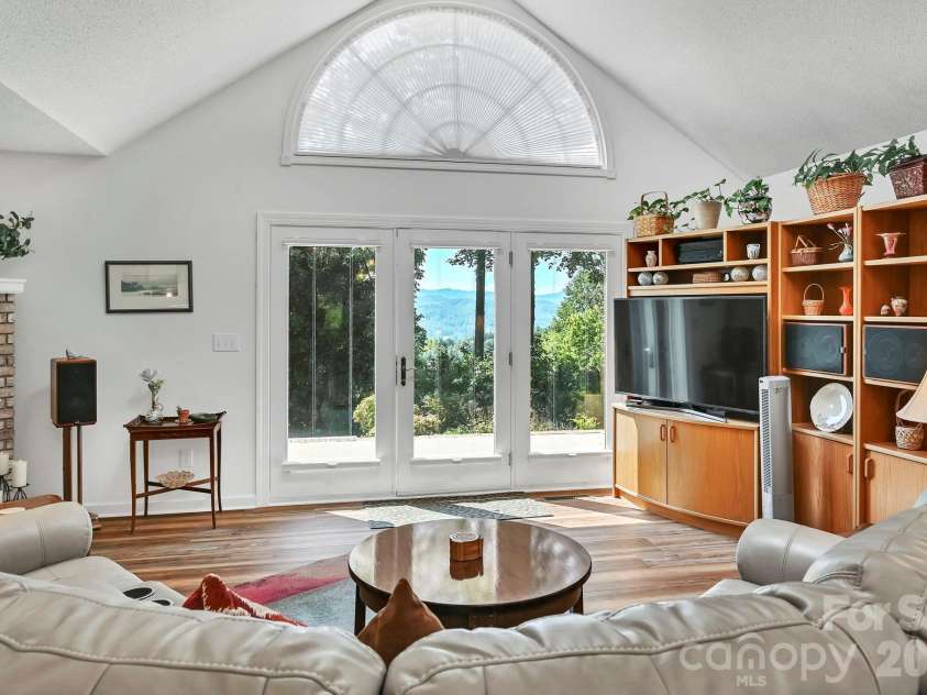 4311 Cove Loop Road, Hendersonville, NC 28739.  MLS# CAR4427450, YatesRealty ID 52539. 