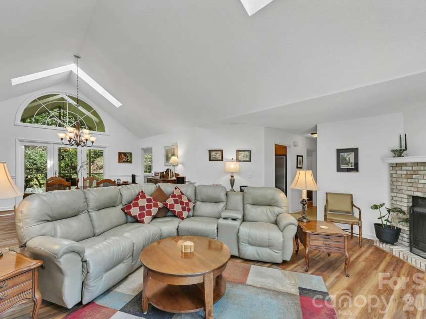 4311 Cove Loop Road, Hendersonville, NC 28739.  MLS# CAR4427450, YatesRealty ID 52539. 
