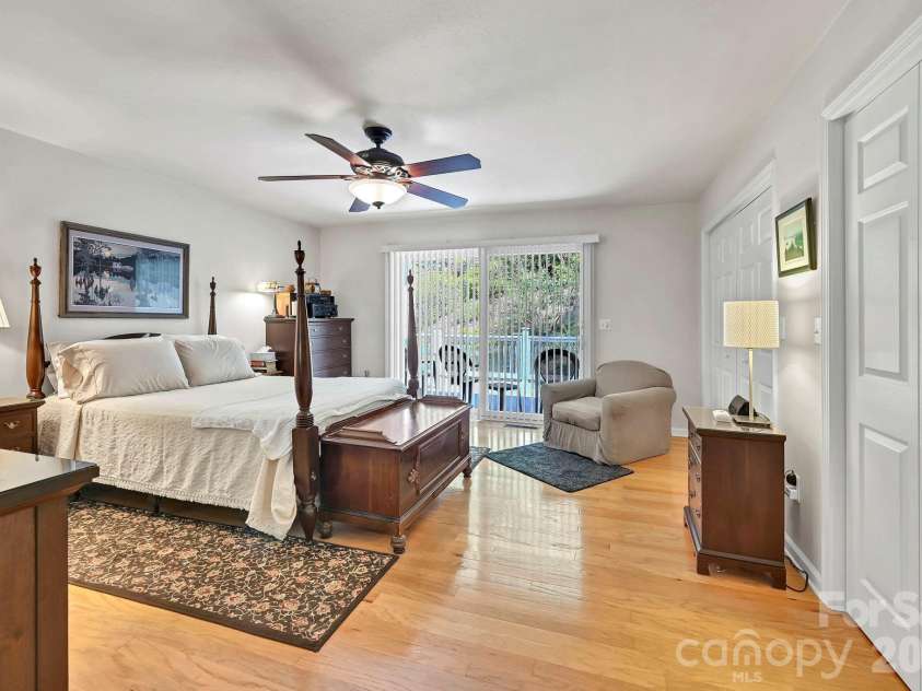 4311 Cove Loop Road, Hendersonville, NC 28739.  MLS# CAR4427450, YatesRealty ID 52539. 