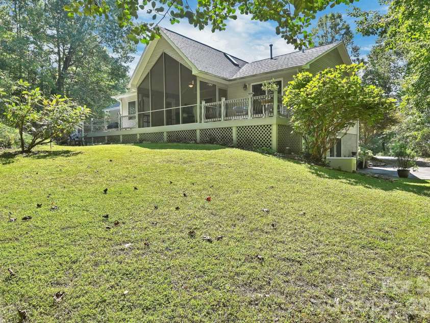 4311 Cove Loop Road, Hendersonville, NC 28739.  MLS# CAR4427450, YatesRealty ID 52539. 