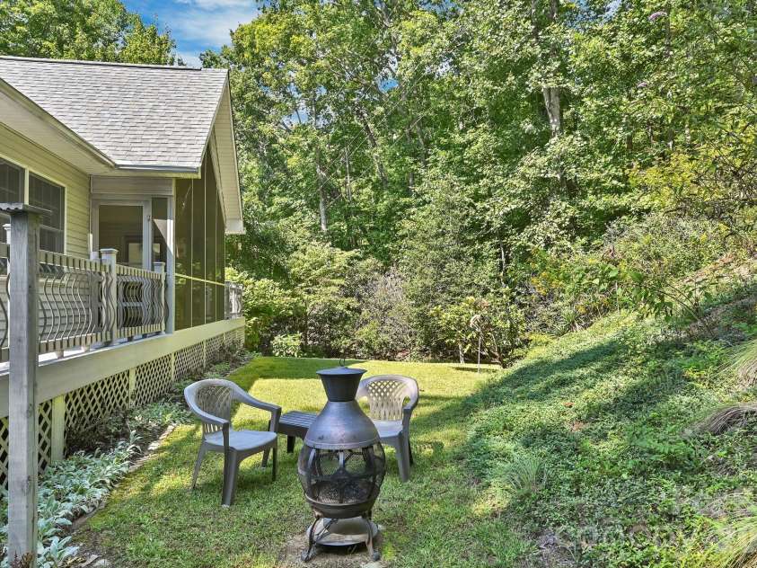4311 Cove Loop Road, Hendersonville, NC 28739.  MLS# CAR4427450, YatesRealty ID 52539. 