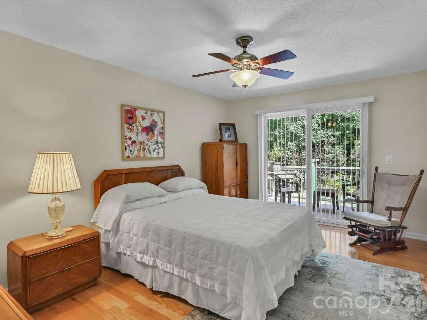 4311 Cove Loop Road, Hendersonville, NC 28739.  MLS# CAR4427450, YatesRealty ID 52539. 