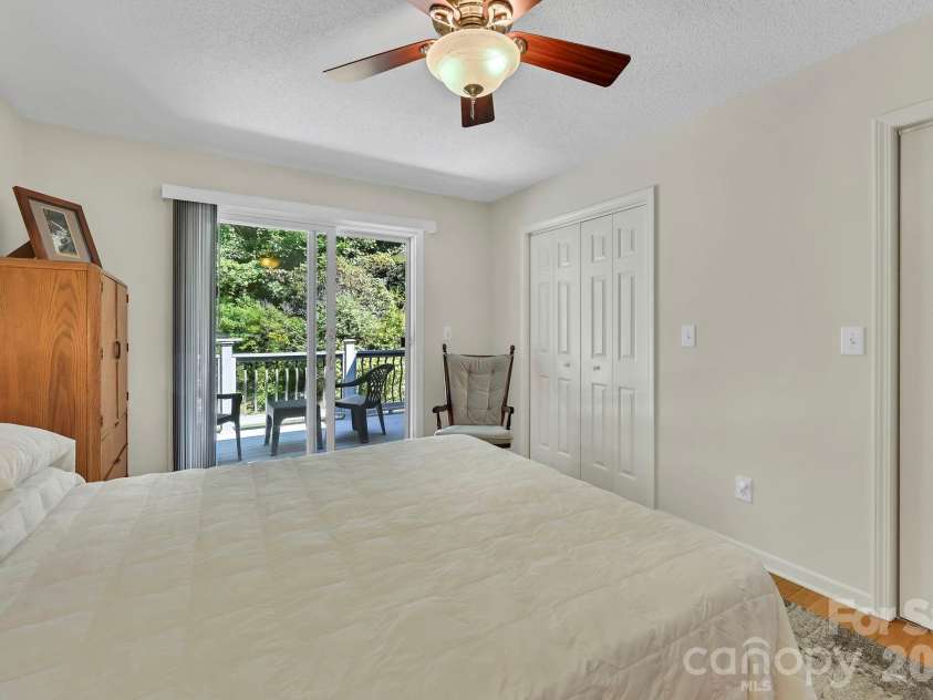 4311 Cove Loop Road, Hendersonville, NC 28739.  MLS# CAR4427450, YatesRealty ID 52539. 