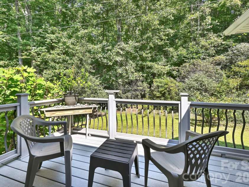4311 Cove Loop Road, Hendersonville, NC 28739.  MLS# CAR4427450, YatesRealty ID 52539. 