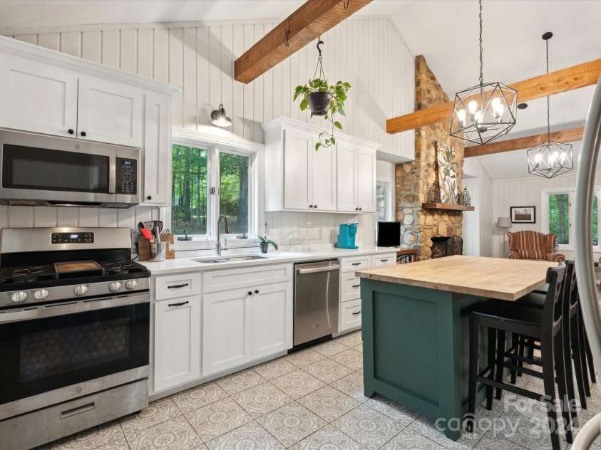 150 Kirkwood Place, Spartanburg, SC 29306.  MLS# CAR4154201, YatesRealty ID 5254. 