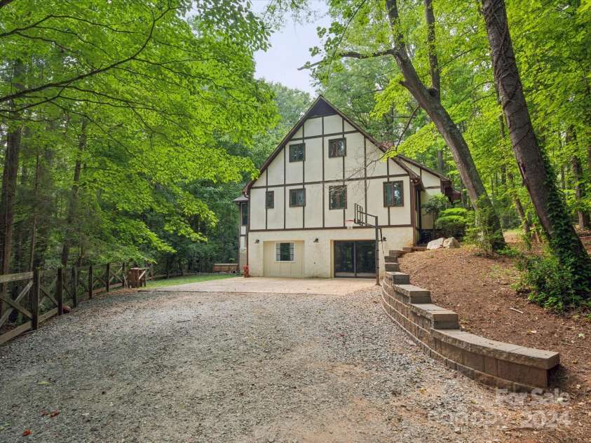 150 Kirkwood Place, Spartanburg, SC 29306.  MLS# CAR4154201, YatesRealty ID 5254. 