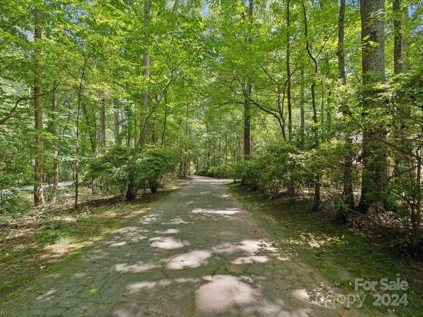 150 Kirkwood Place, Spartanburg, SC 29306.  MLS# CAR4154201, YatesRealty ID 5254. 