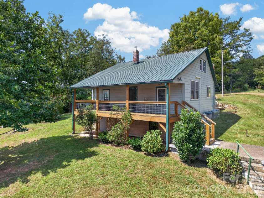 266 Starnes Cove Road, Candler, NC 28715.  MLS# CAR4425562, YatesRealty ID 52542. 