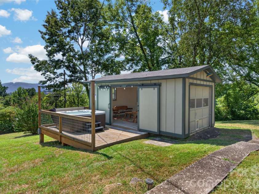 266 Starnes Cove Road, Candler, NC 28715.  MLS# CAR4425562, YatesRealty ID 52542. 