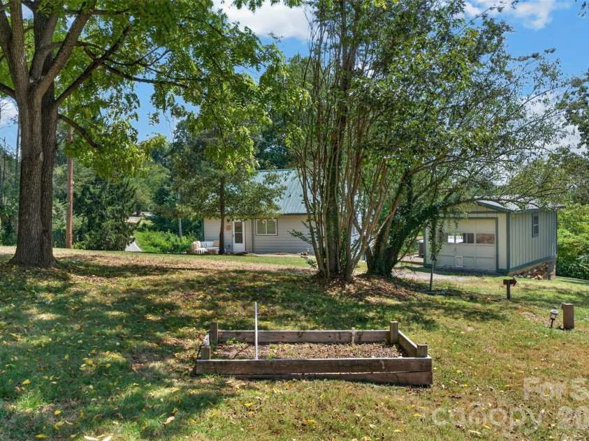 266 Starnes Cove Road, Candler, NC 28715.  MLS# CAR4425562, YatesRealty ID 52542. 