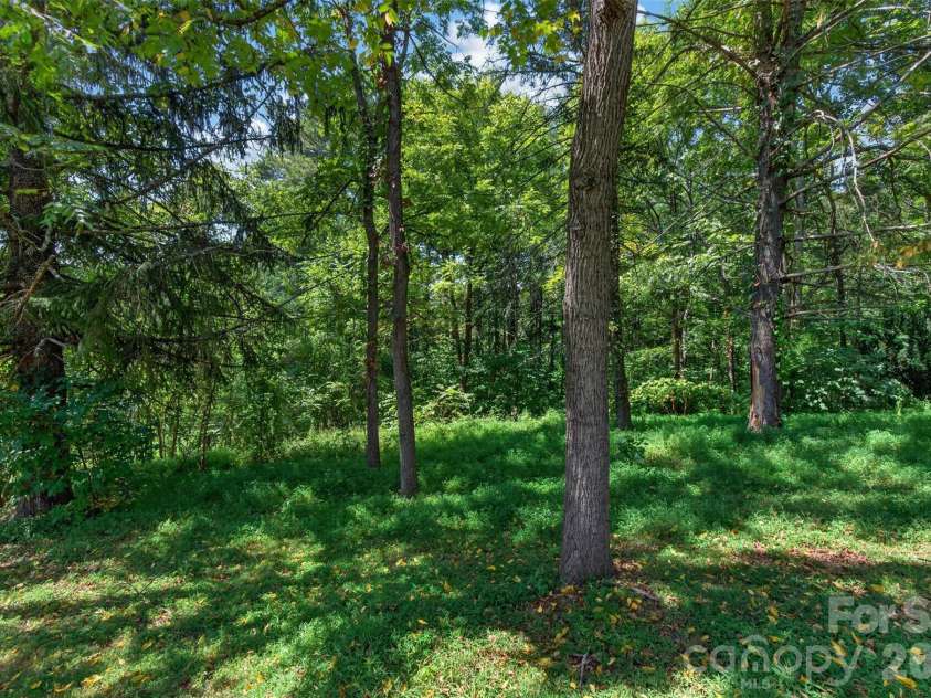 266 Starnes Cove Road, Candler, NC 28715.  MLS# CAR4425562, YatesRealty ID 52542. 