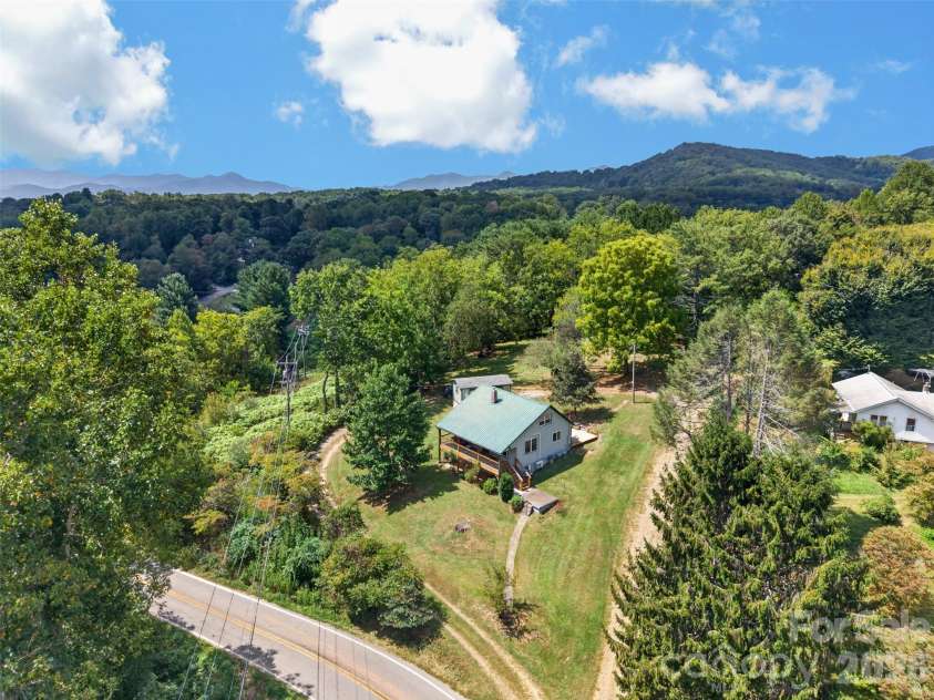 266 Starnes Cove Road, Candler, NC 28715.  MLS# CAR4425562, YatesRealty ID 52542. 