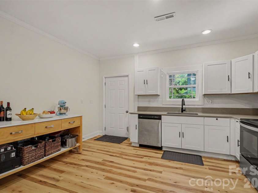 317 Mccardell Street, Lancaster, SC 29720.  MLS# CAR4423164, YatesRealty ID 52544. 
