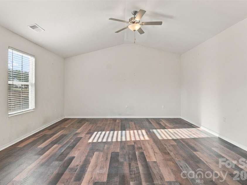 433 Belcaro Drive, Kings Mountain, NC 28086.  MLS# CAR4425729, YatesRealty ID 52545. 