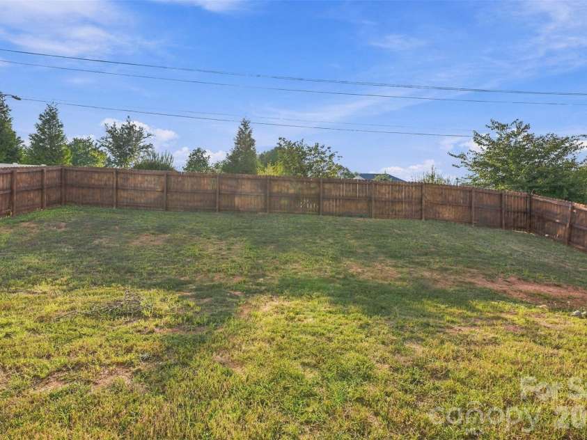 433 Belcaro Drive, Kings Mountain, NC 28086.  MLS# CAR4425729, YatesRealty ID 52545. 