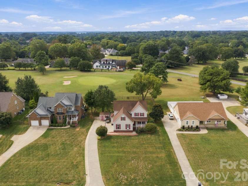 122 Wood Duck Loop, Mooresville, NC 28117.  MLS# CAR4403959, YatesRealty ID 52546. 