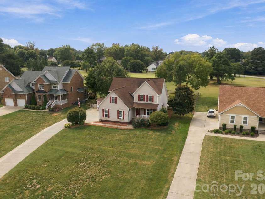122 Wood Duck Loop, Mooresville, NC 28117.  MLS# CAR4403959, YatesRealty ID 52546. 
