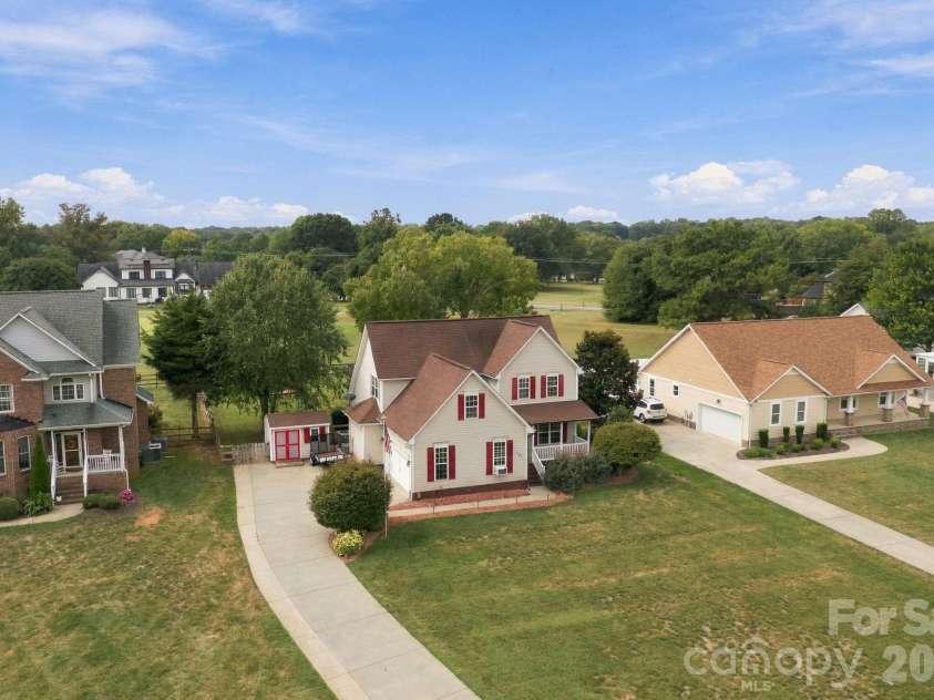 122 Wood Duck Loop, Mooresville, NC 28117.  MLS# CAR4403959, YatesRealty ID 52546. 