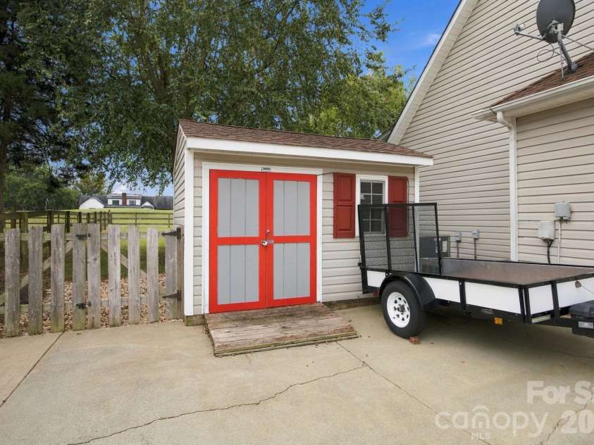 122 Wood Duck Loop, Mooresville, NC 28117.  MLS# CAR4403959, YatesRealty ID 52546. 