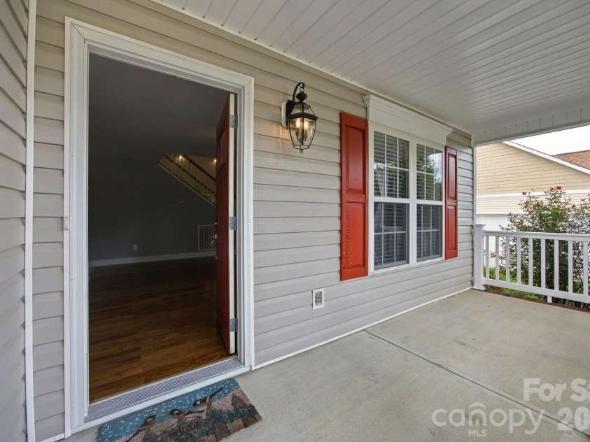122 Wood Duck Loop, Mooresville, NC 28117.  MLS# CAR4403959, YatesRealty ID 52546. 