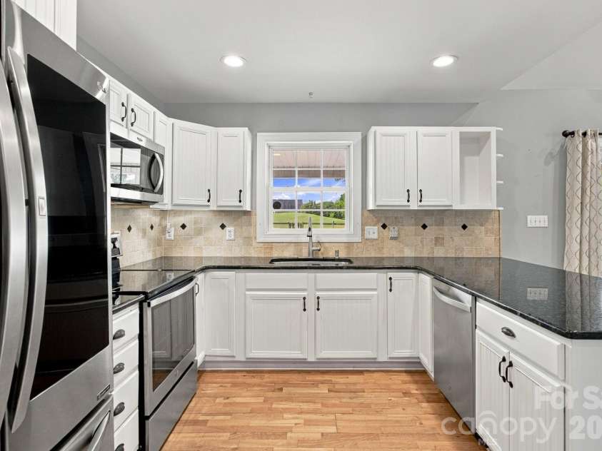 122 Wood Duck Loop, Mooresville, NC 28117.  MLS# CAR4403959, YatesRealty ID 52546. 