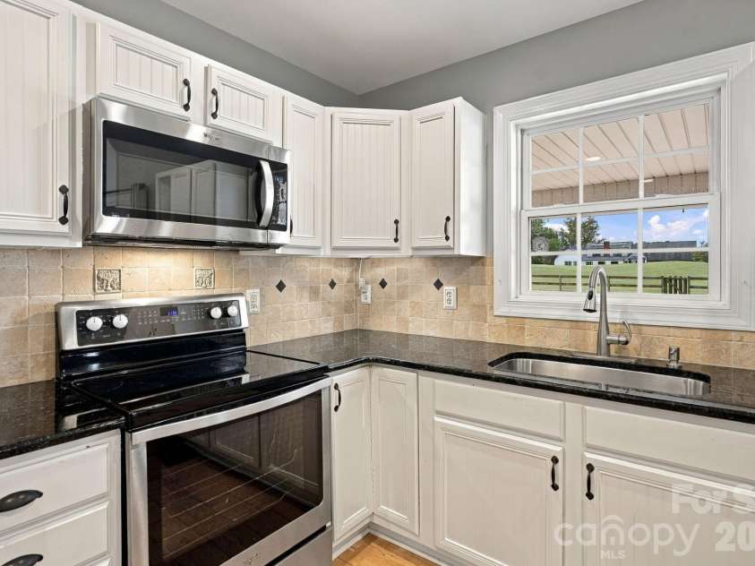 122 Wood Duck Loop, Mooresville, NC 28117.  MLS# CAR4403959, YatesRealty ID 52546. 