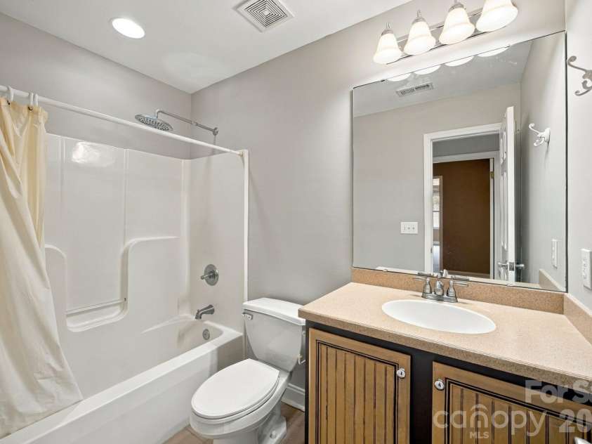 122 Wood Duck Loop, Mooresville, NC 28117.  MLS# CAR4403959, YatesRealty ID 52546. 