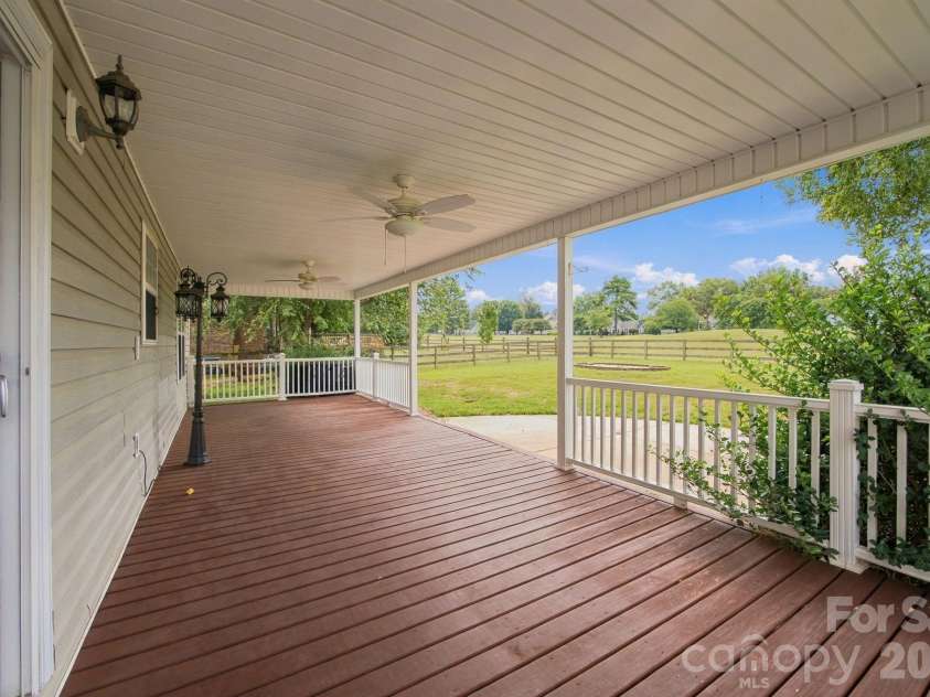 122 Wood Duck Loop, Mooresville, NC 28117.  MLS# CAR4403959, YatesRealty ID 52546. 