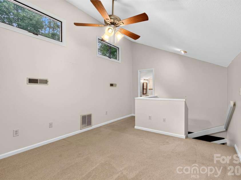 18 Cedarwood Trail, Asheville, NC 28803.  MLS# CAR4427783, YatesRealty ID 52549. 