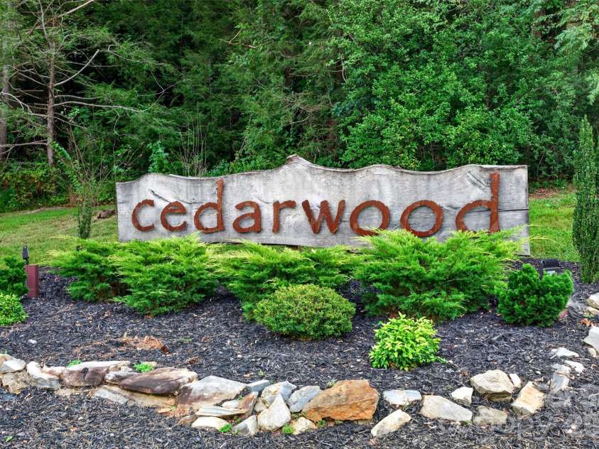 18 Cedarwood Trail, Asheville, NC 28803.  MLS# CAR4427783, YatesRealty ID 52549. 