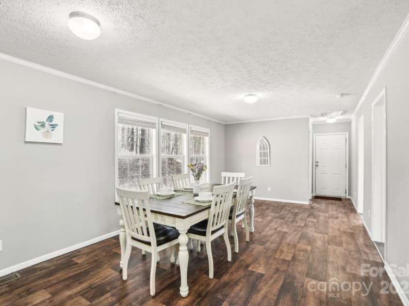 296 Sentelle Lane, Hendersonville, NC 28739.  MLS# CAR4226674, YatesRealty ID 5255. 