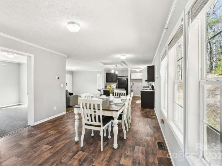 296 Sentelle Lane, Hendersonville, NC 28739.  MLS# CAR4226674, YatesRealty ID 5255. 