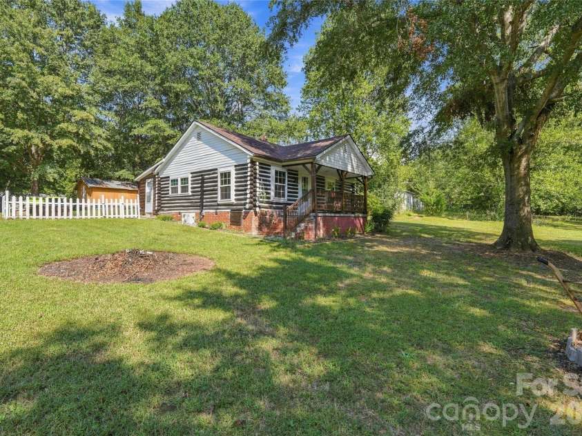114 Beacon Hill Road, Ellenboro, NC 28040.  MLS# CAR4427784, YatesRealty ID 52550. 