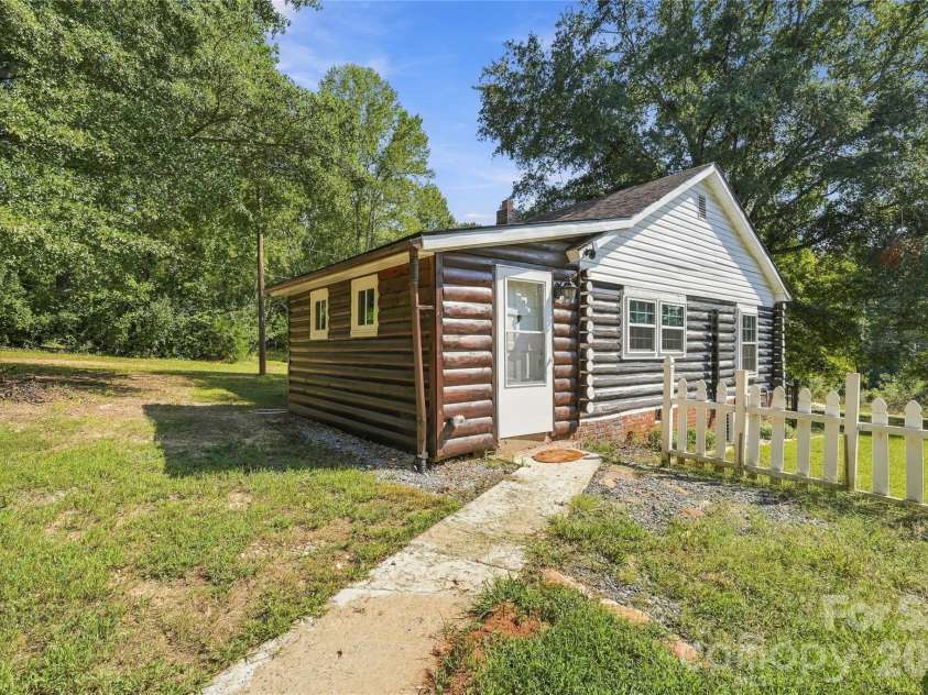 114 Beacon Hill Road, Ellenboro, NC 28040.  MLS# CAR4427784, YatesRealty ID 52550. 