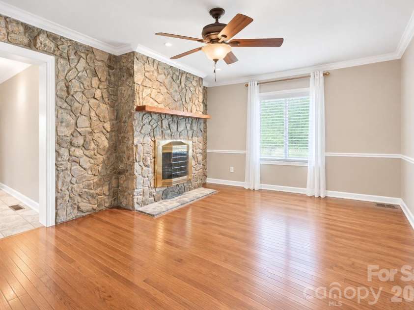 1953 Crestdale Lane, Newton, NC 28658.  MLS# CAR4426464, YatesRealty ID 52554. 