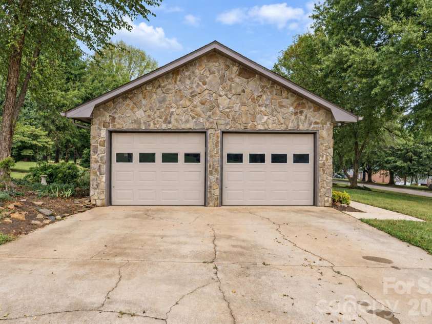 1953 Crestdale Lane, Newton, NC 28658.  MLS# CAR4426464, YatesRealty ID 52554. 
