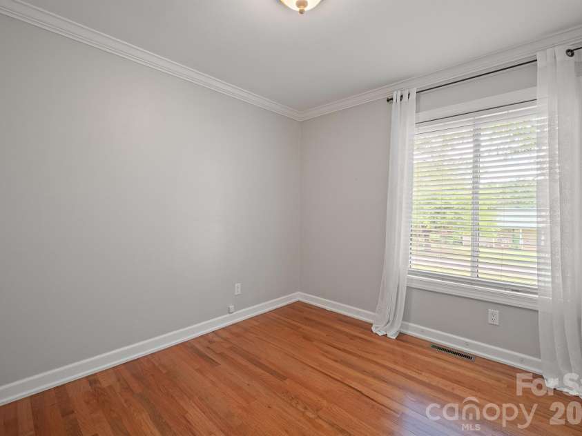 1953 Crestdale Lane, Newton, NC 28658.  MLS# CAR4426464, YatesRealty ID 52554. 