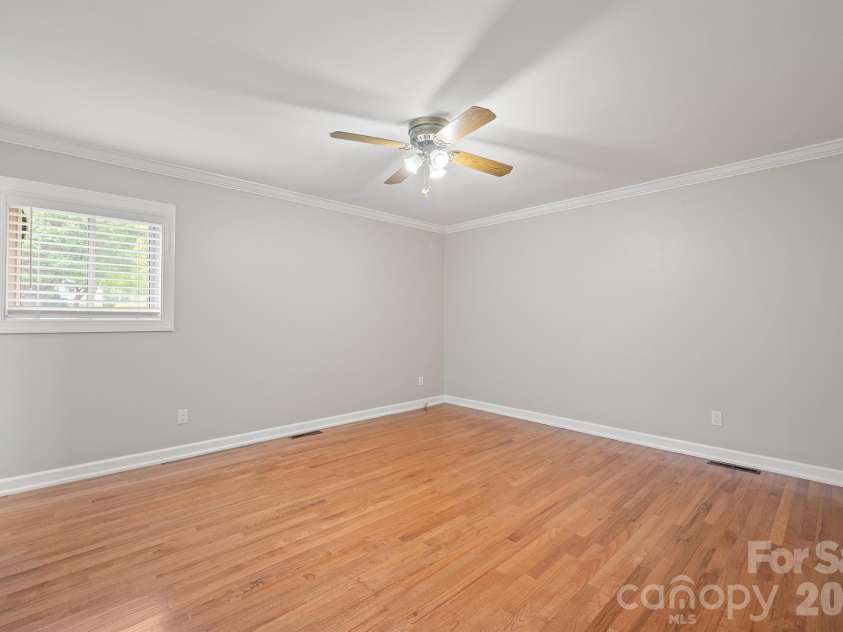 1953 Crestdale Lane, Newton, NC 28658.  MLS# CAR4426464, YatesRealty ID 52554. 