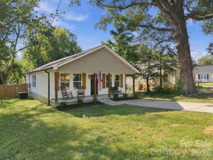 523 Gibson Drive, Concord, NC 28025.  MLS# CAR4426463, YatesRealty ID 52556. 